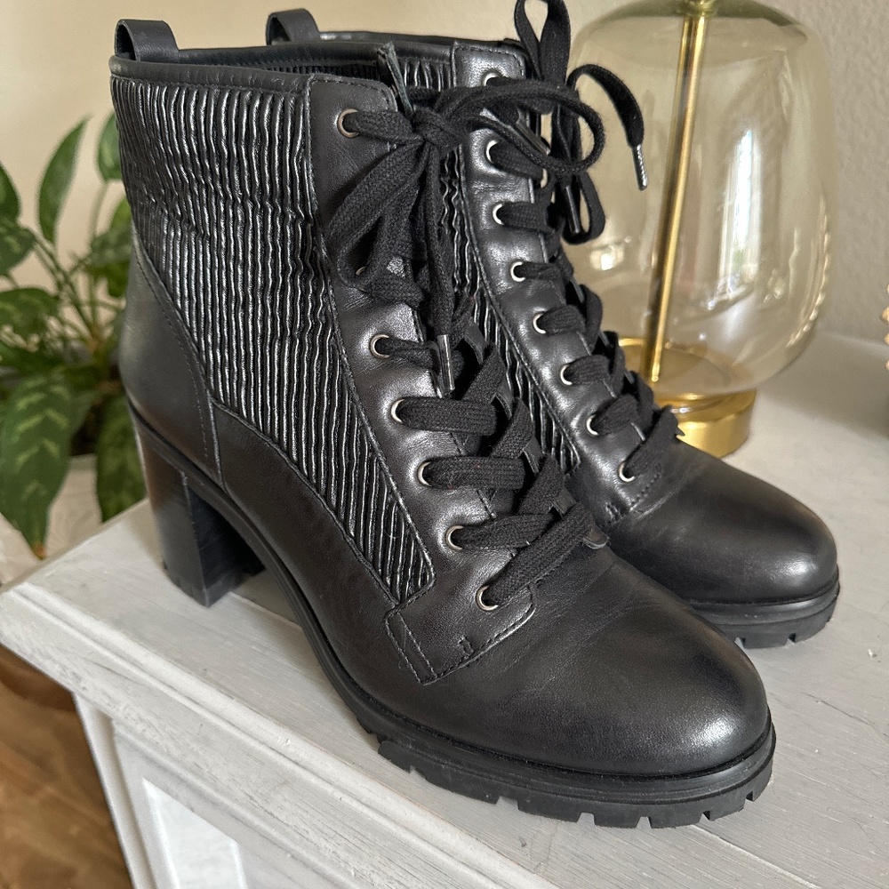 *Like New* Vince Camuto Black Combat Boot/ Size 10